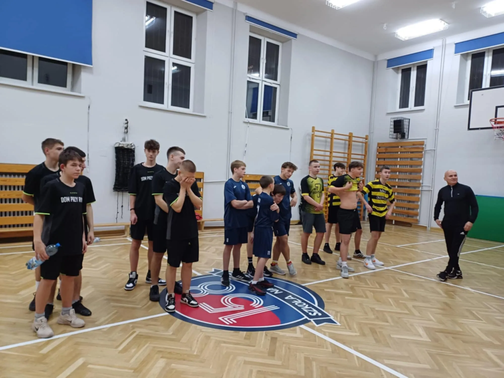 Mikołajkowy Turniej Dwójek Koszykarskich