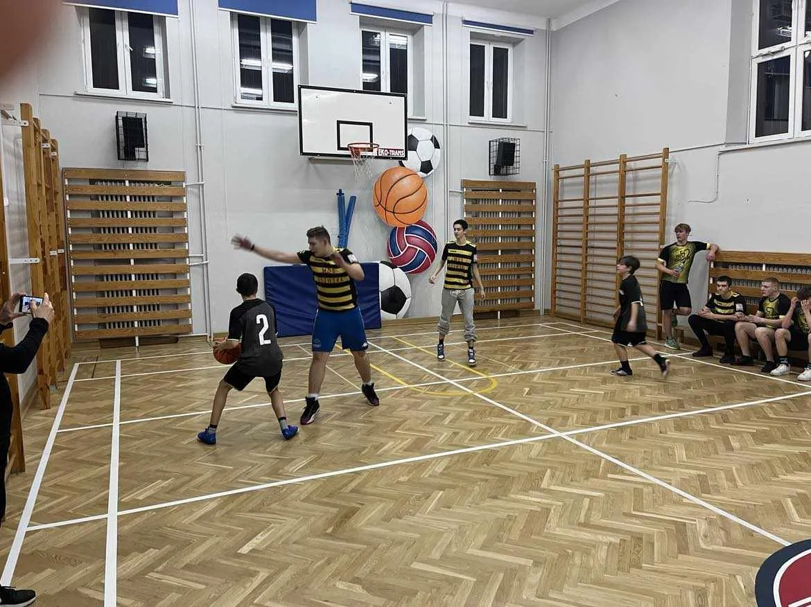 Mikołajkowy Turniej Dwójek Koszykarskich