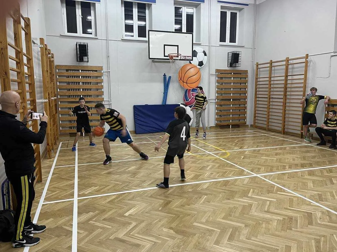 Mikołajkowy Turniej Dwójek Koszykarskich