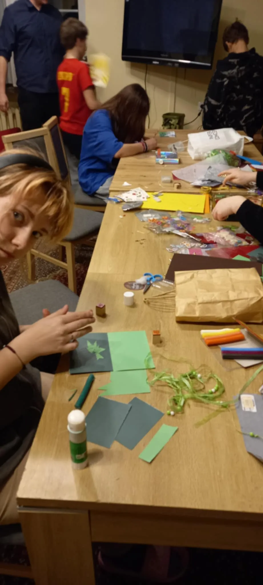 Przygotowania do konkursu na najpiękniejszą kartkę świąteczną